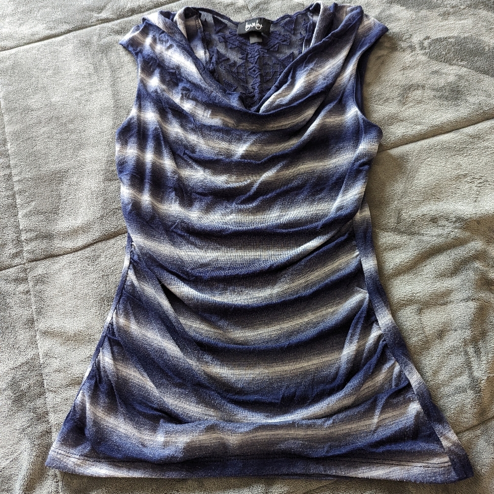 By & by dark blue and white tank top sz M